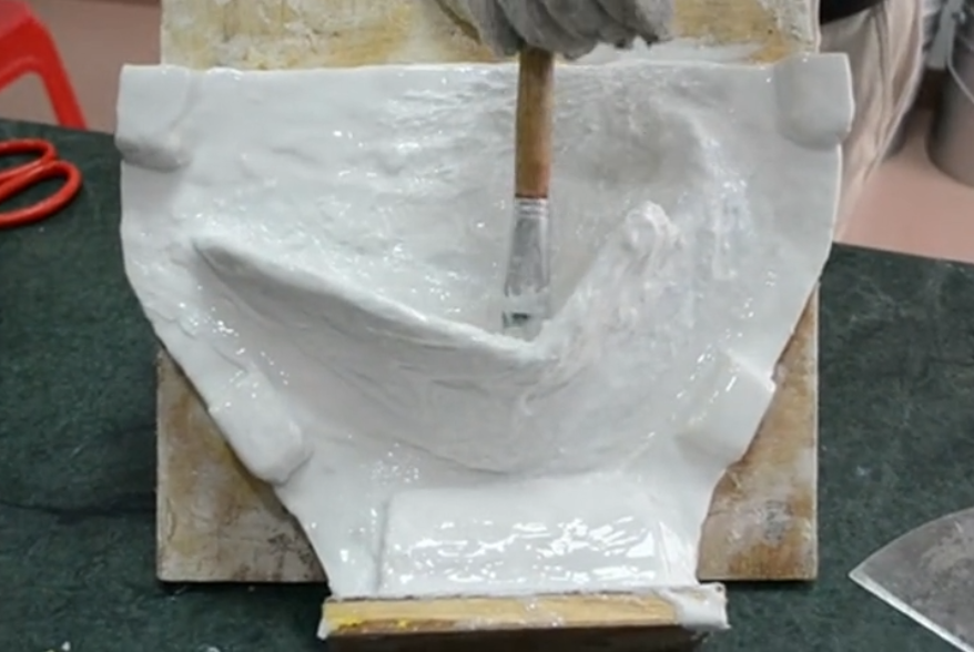 模具硅膠操作方法有幾種？